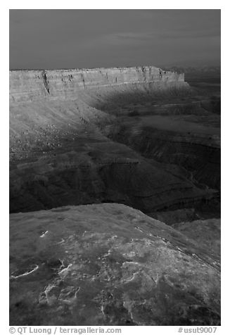 Cliffs near Muley Point, sunset. Bears Ears National Monument, Utah, USA (black and white)