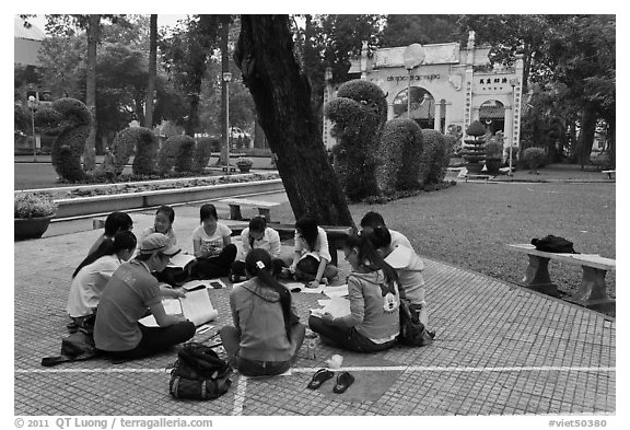 Study group, Cong Vien Van Hoa Park. Ho Chi Minh City, Vietnam