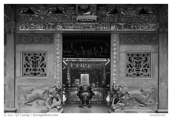 Entrance gate, Ha Chuong Hoi Quan Pagoda. Cholon, District 5, Ho Chi Minh City, Vietnam (black and white)