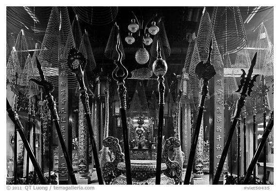 Elaborate decor, Phuoc An Hoi Quan Pagoda. Cholon, District 5, Ho Chi Minh City, Vietnam (black and white)