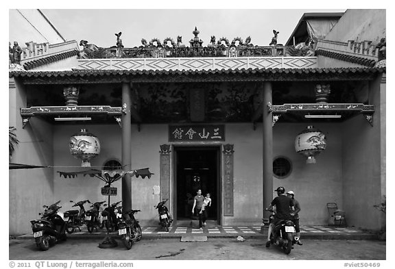 Facade, Tam Son Hoi Quan Pagoda. Cholon, District 5, Ho Chi Minh City, Vietnam (black and white)