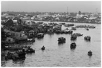 Cai Rang river market. Can Tho, Vietnam (black and white)