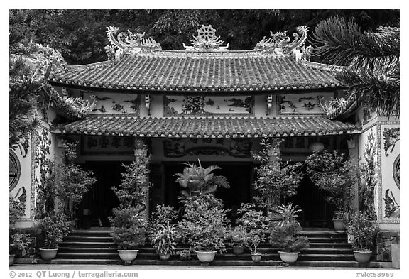 Linh Ung pagoda facade,. Da Nang, Vietnam (black and white)