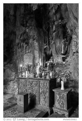 Bhuddist altar at the entrance of Huyen Khong cave. Da Nang, Vietnam