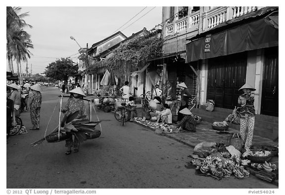 Fruit and vegetable vendors in old town. Hoi An, Vietnam