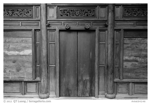 Wooden facade. Hoi An, Vietnam (black and white)