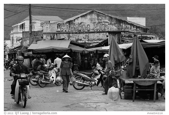 Market entrance. Vietnam