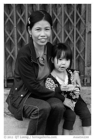 Girl and mother, Thanh Toan. Hue, Vietnam (black and white)