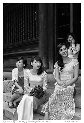 Bridal party, Temple of the Litterature. Hanoi, Vietnam (black and white)
