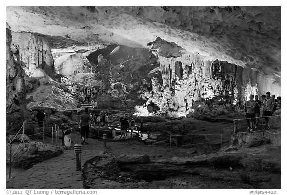 Huge underground chamber, Sung Sot Cave. Halong Bay, Vietnam