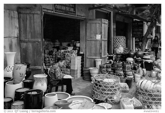 Ceramic stores. Bat Trang, Vietnam