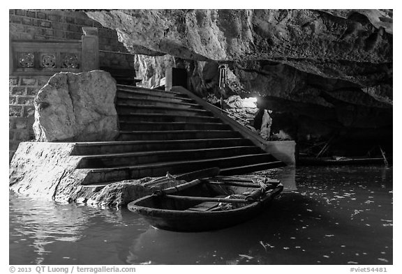 Stairs and wharf inside cave, Trang An. Ninh Binh,  Vietnam (black and white)