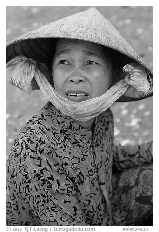 Fisherwoman. Mui Ne, Vietnam (black and white)