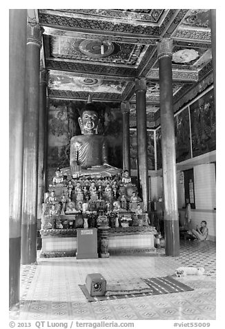 Buddhas in main temple, Hang Pagoda. Tra Vinh, Vietnam (black and white)