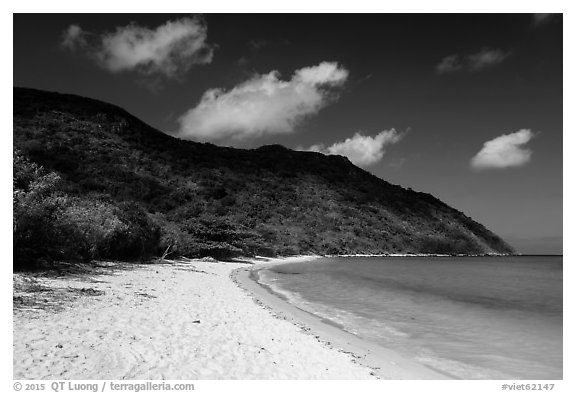 White sand on Cat Lon Beach, Bay Canh Island, Con Dao National Park. Con Dao Islands, Vietnam (black and white)