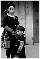 Woman and child of Hmong ethnicity, near Moc Chau. Northwest Vietnam (black and white)