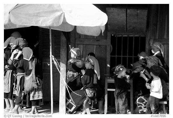 Red Dzao children. Sapa, Vietnam (black and white)