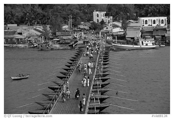 Flotting bridge. Ha Tien, Vietnam