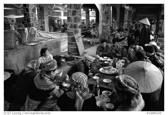 Food stalls at sunday market. Bac Ha, Vietnam (black and white)