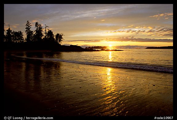 Sunset, Half-moon bay. Pacific Rim National Park, Vancouver Island, British Columbia, Canada (color)