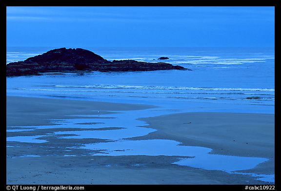 Dusk, Long Beach. Pacific Rim National Park, Vancouver Island, British Columbia, Canada (color)