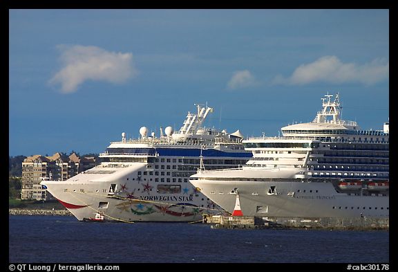 Cruise ships. Victoria, British Columbia, Canada (color)