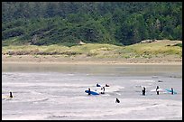 Surfers in Long Beach, the best surfing spot on Canada's west coast. Pacific Rim National Park, Vancouver Island, British Columbia, Canada