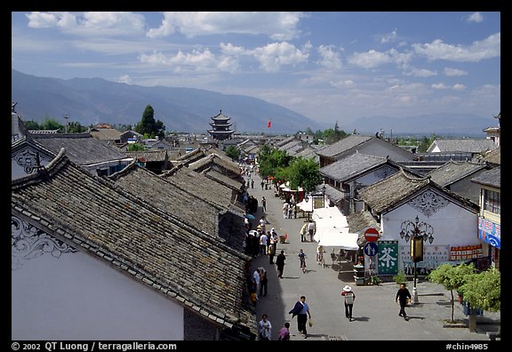 Fuxing Lu seen from the South Gate. Dali, Yunnan, China (color)