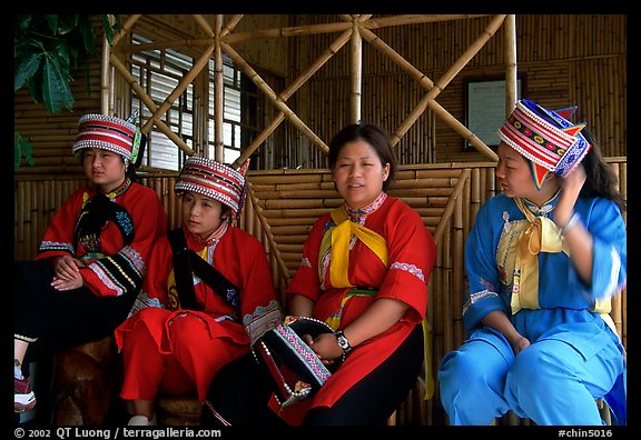 Sani women. Shilin, Yunnan, China (color)