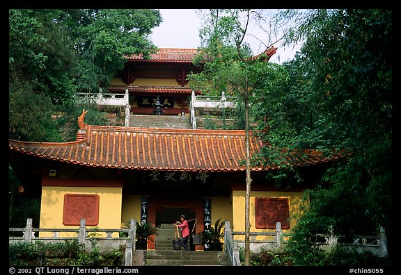 Jiazhou Huayuan temple in Dafo Si. Leshan, Sichuan, China