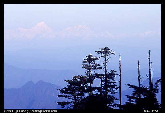 Daxue Shan range seen in the distance. Emei Shan, Sichuan, China