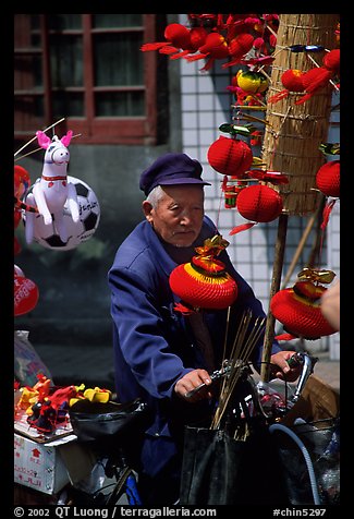 Lantern seller. Chengdu, Sichuan, China (color)