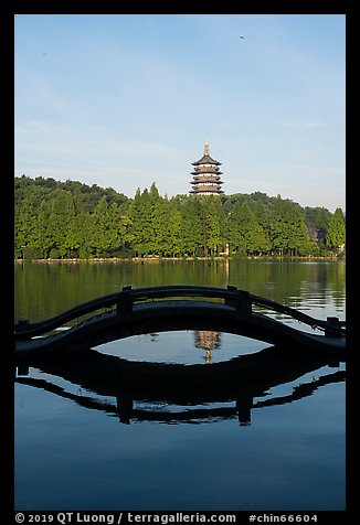 Long Bridge and Leifeng Pagoda, morning, West Lake. Hangzhou, China (color)