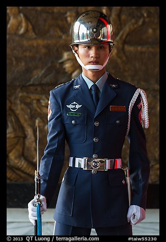 Honor Guard, Martyrs Shrine. Taipei, Taiwan (color)