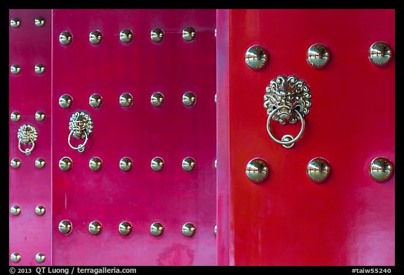 Red doors, Martyrs Shrine. Taipei, Taiwan (color)