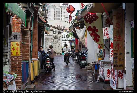 Alley in early morning. Lukang, Taiwan (color)