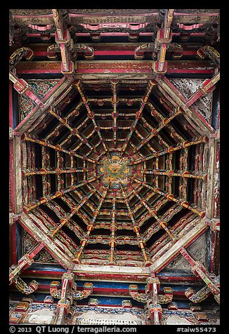 Brackets, beams, plafond ceiling, Longshan Temple. Lukang, Taiwan (color)