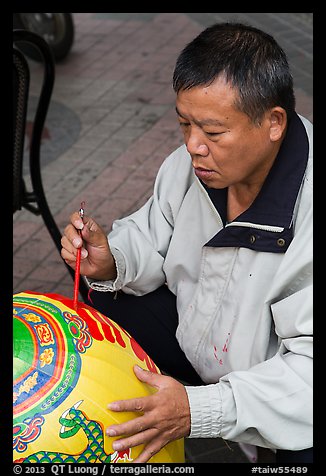 Man painting paper lantern. Lukang, Taiwan (color)