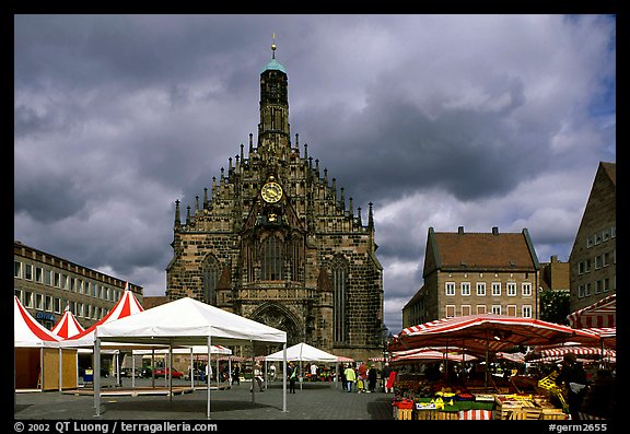 Liebfrauenkirche (church of Our Lady) and Hauptmarkt. Nurnberg, Bavaria, Germany (color)