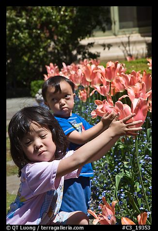 April 18, 2009.  (color)