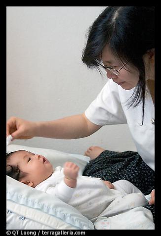 2004 May 30.  (color)