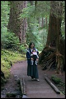 2004 Aug 28.  ( color)