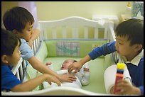22 Oct 2005.  ( color)