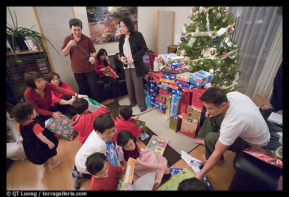 24 Dec 2005.  (color)