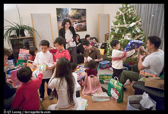 24 Dec 2005.  (color)