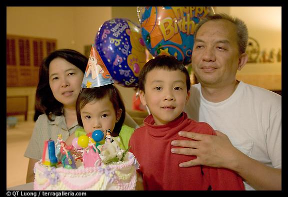 06 May 2006.  (color)