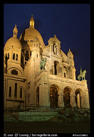 Sacre-coeur basilic at night, Montmartre. Paris, France (color)