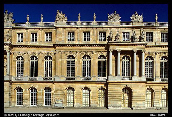 Frontal view of the Palais de Versailles, late afternoon. France