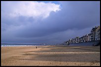 Waterfront and beach, Saint Malo. Brittany, France ( color)