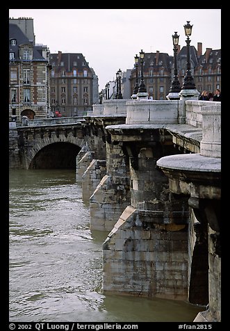 The Pont-neuf. Paris, France (color)